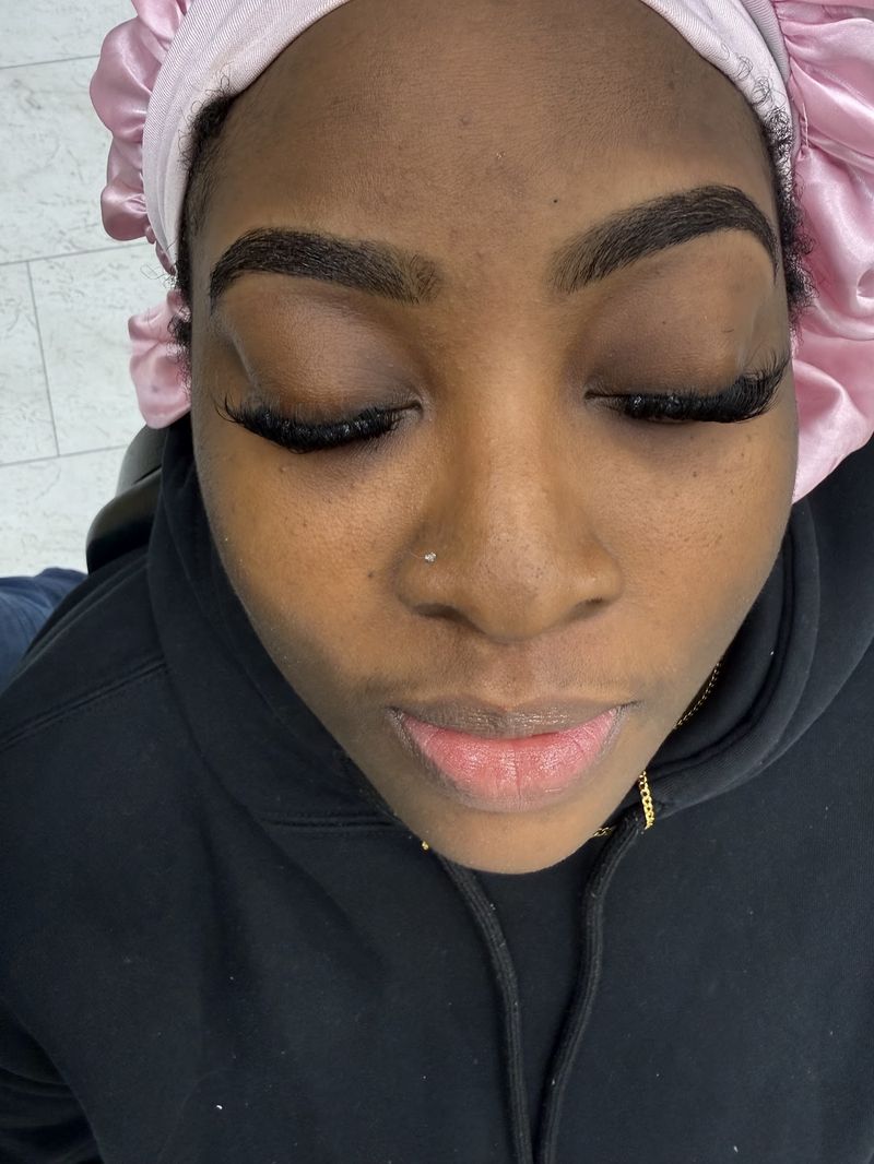 Freshly threaded brows and lashes at Ritzy Brows